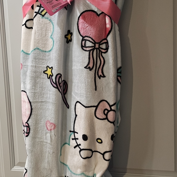 Hello kitty throw - Picture 5 of 6